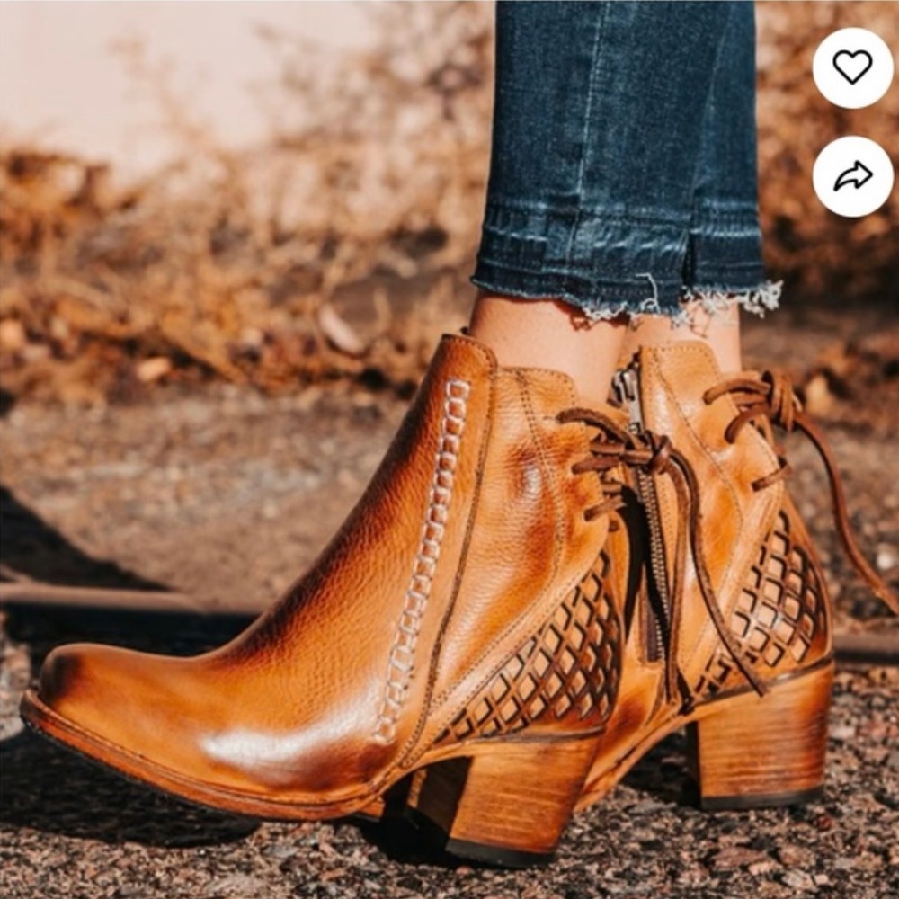 NWT FREEBIRD “Dreamer” Ankle Boots size 8 NEW